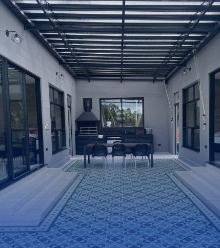 Área externa com cobertura